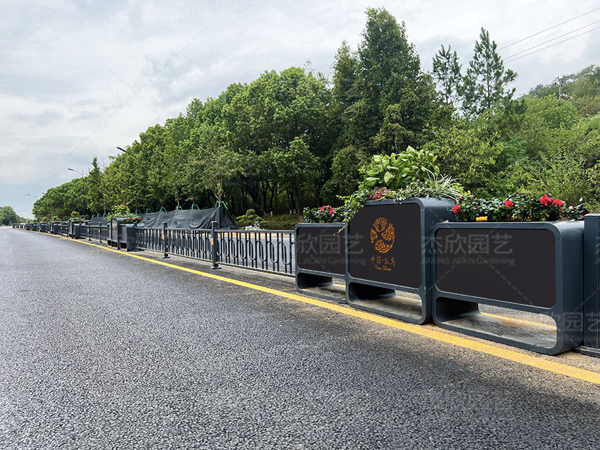 道路隔離花箱中央隔離花箱義烏案例